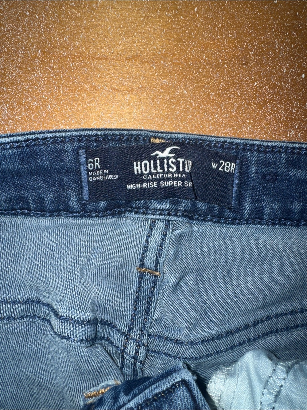 Hollister Women's Classic Dark Blue Skinny Jeans - Picture 2 of 2